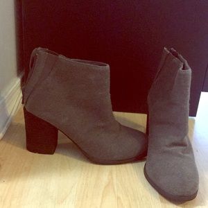 Grey ankle boots!